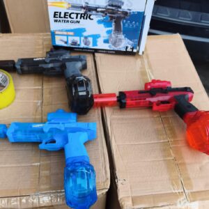 💧 PISTOLA LANZA AGUA RGB